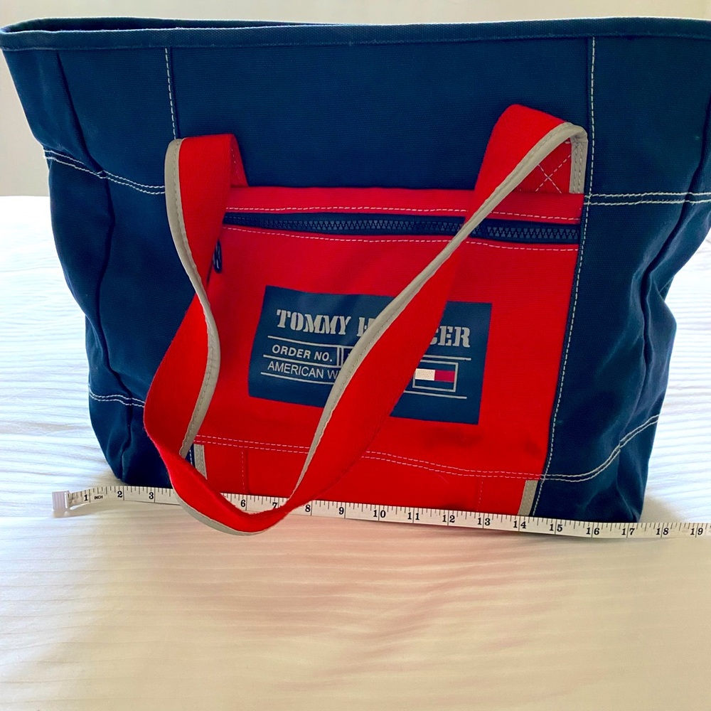 Classic Tommy Hilfiger Tote Bag/Weekender